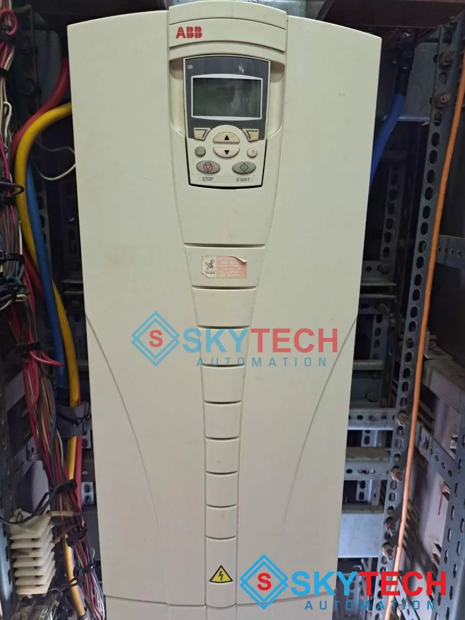 Sửa Chữa Biến Tần ABB Uy Tín Tại TPHCM - SKYTECH GROUP 7 Hình ảnh sửa chữa biến tần ABB thực tế tại SKYTECH
