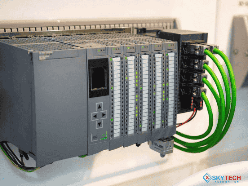 PLC là gì? Tìm hiểu từ A-Z về PLC cho người mới bắt đầu 2 PLC là gì?